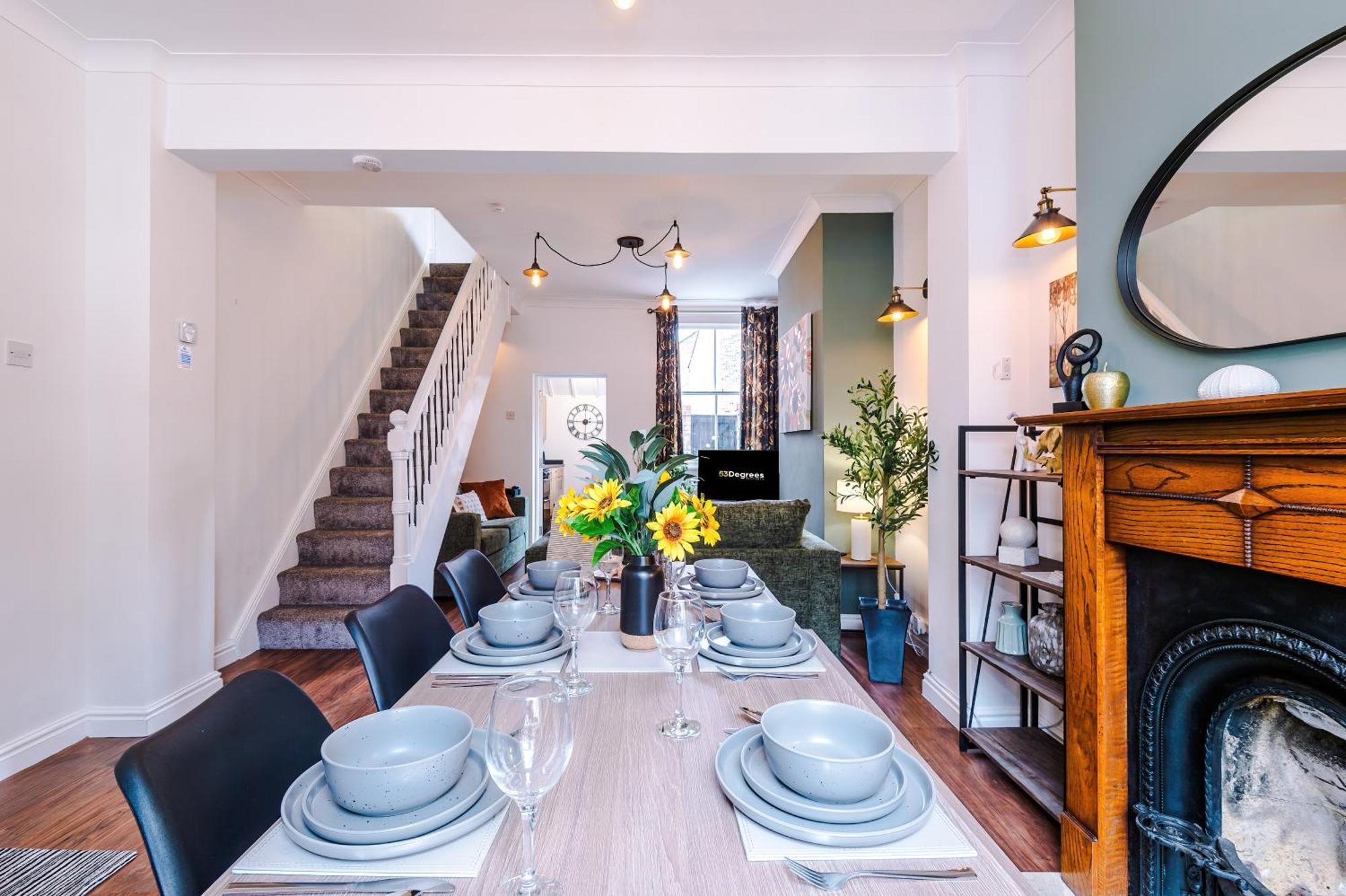 New! Stunning 2-Bed City-Centre Home In Chester By 53 Degrees Property - Ideal For Couples & Groups - Sleeps 6! 외부 사진