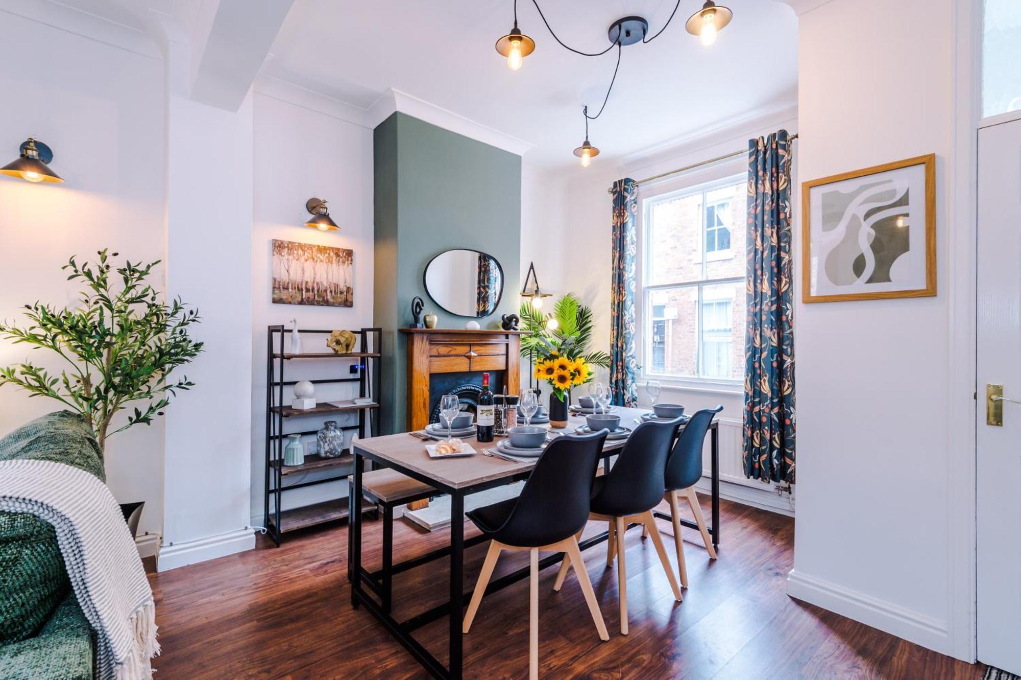 New! Stunning 2-Bed City-Centre Home In Chester By 53 Degrees Property - Ideal For Couples & Groups - Sleeps 6! 외부 사진