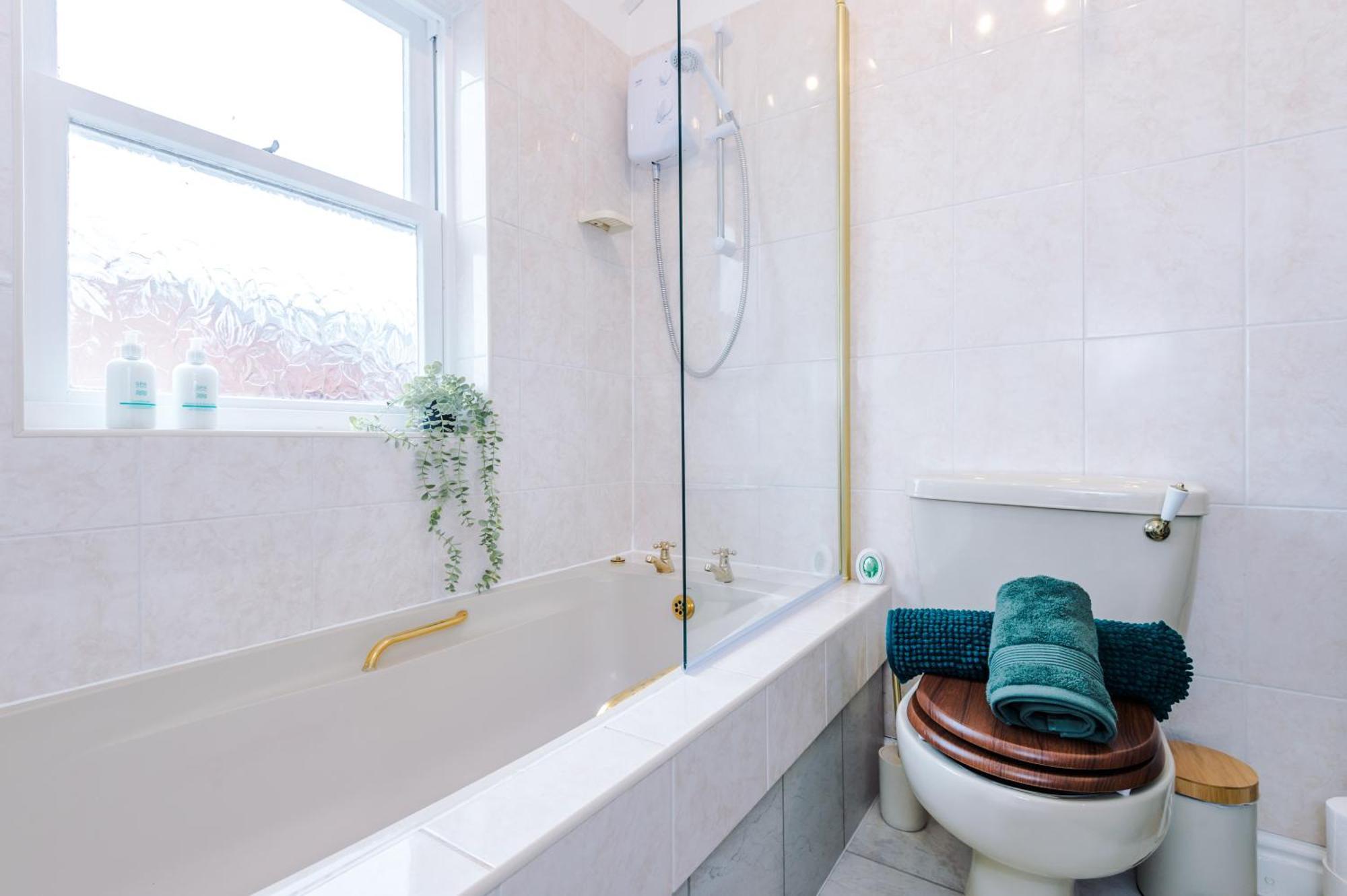 New! Stunning 2-Bed City-Centre Home In Chester By 53 Degrees Property - Ideal For Couples & Groups - Sleeps 6! 외부 사진